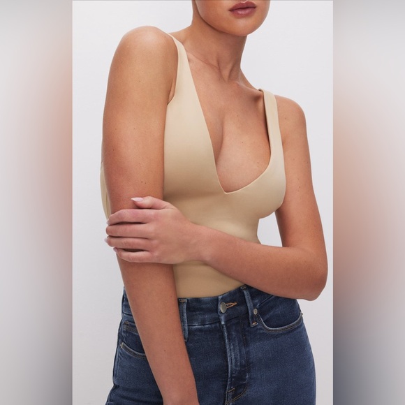 Good American Sculpting V-Neck Tank Bodysuit in Champagne